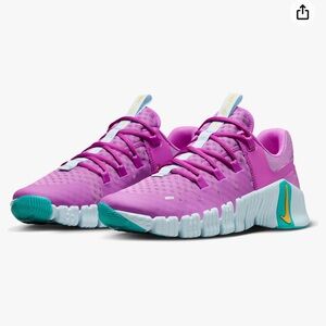 Women’s Nike metcons